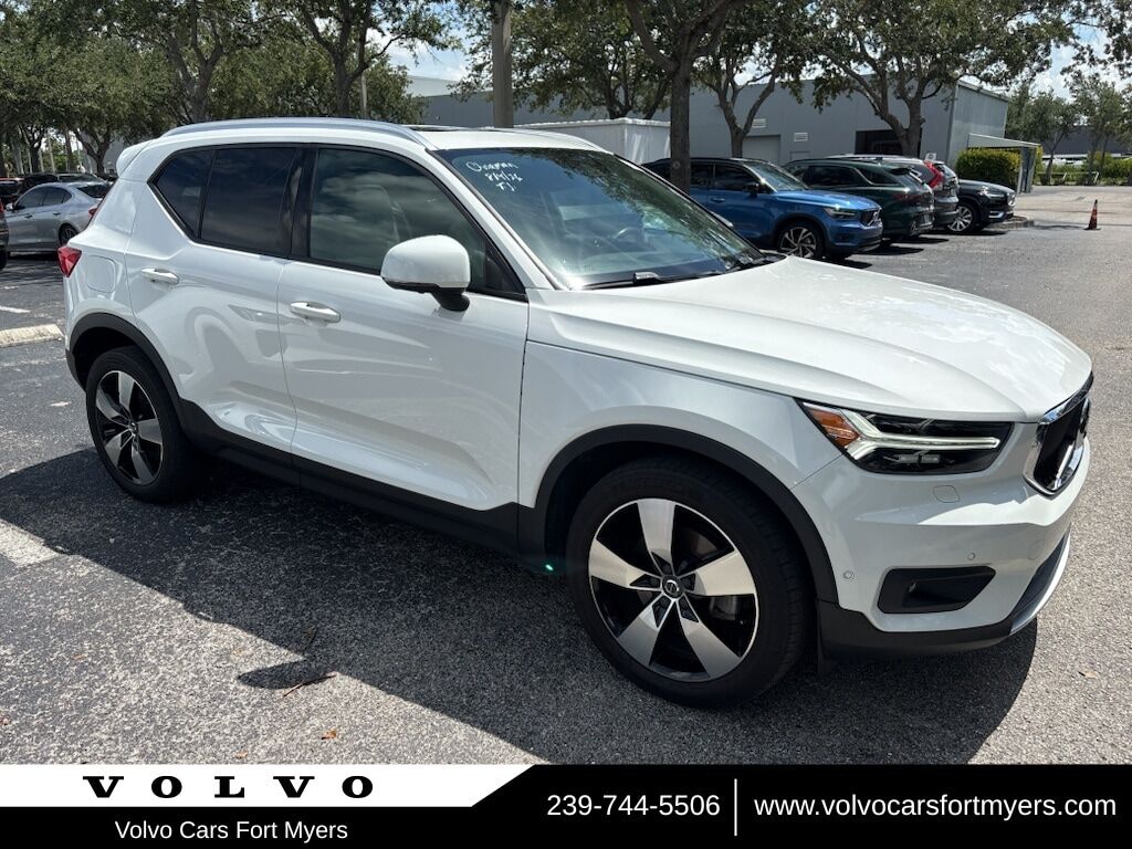 2019 VOLVO XC40