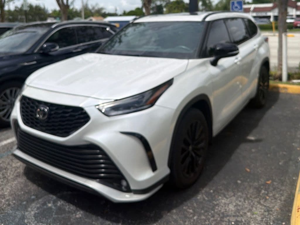 2024 TOYOTA Highlander