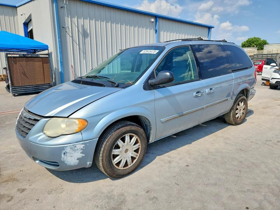 2005 CHRYSLER Town and Country