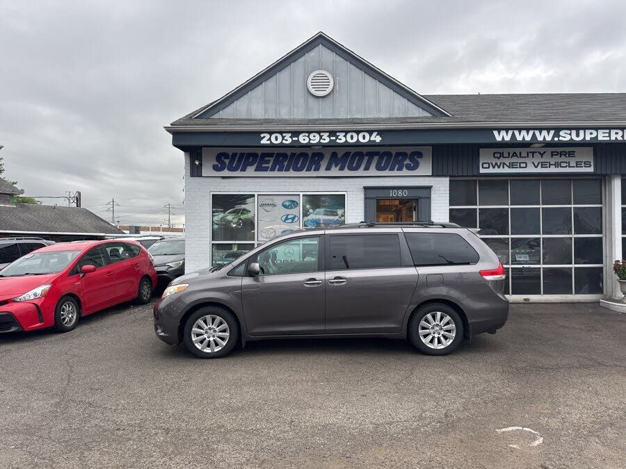 2013 TOYOTA Sienna