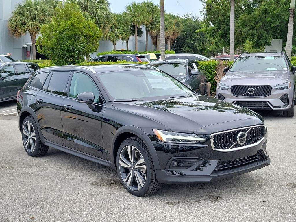 2026 VOLVO V60CC