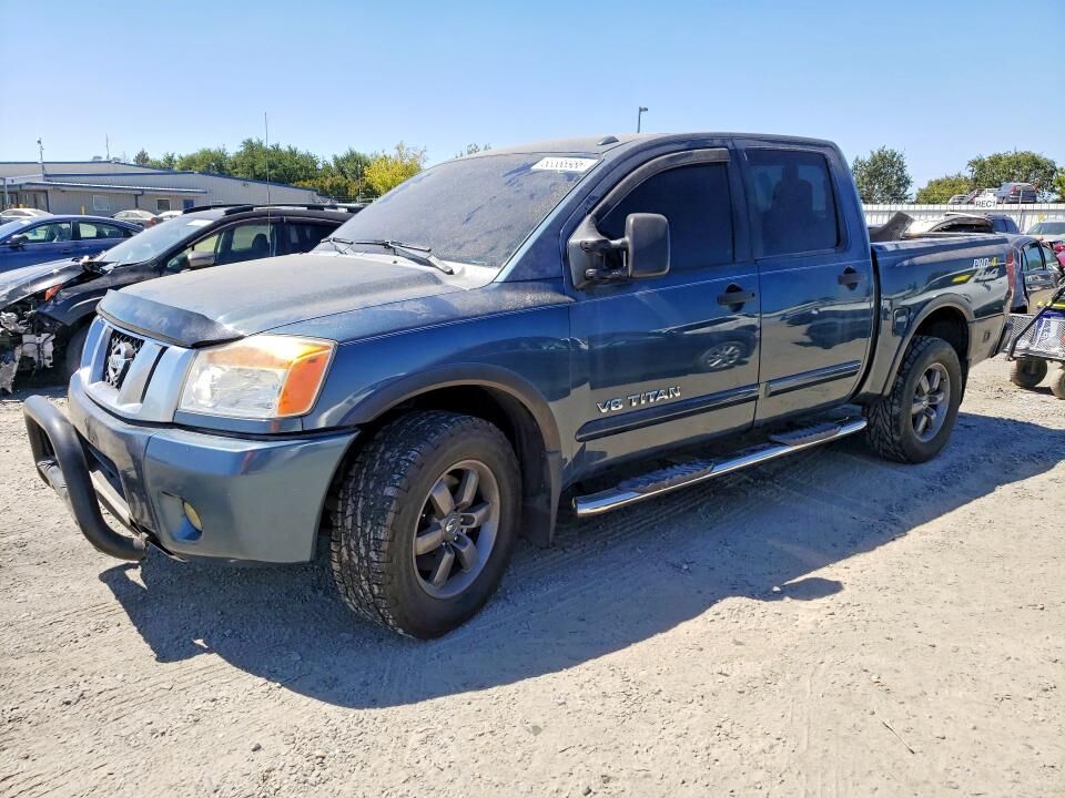2013 NISSAN Titan