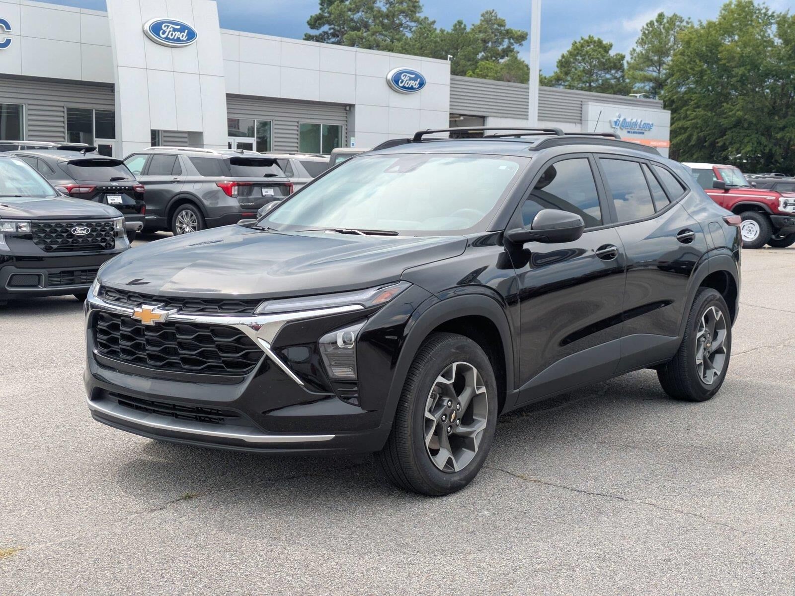 2025 CHEVROLET Trax