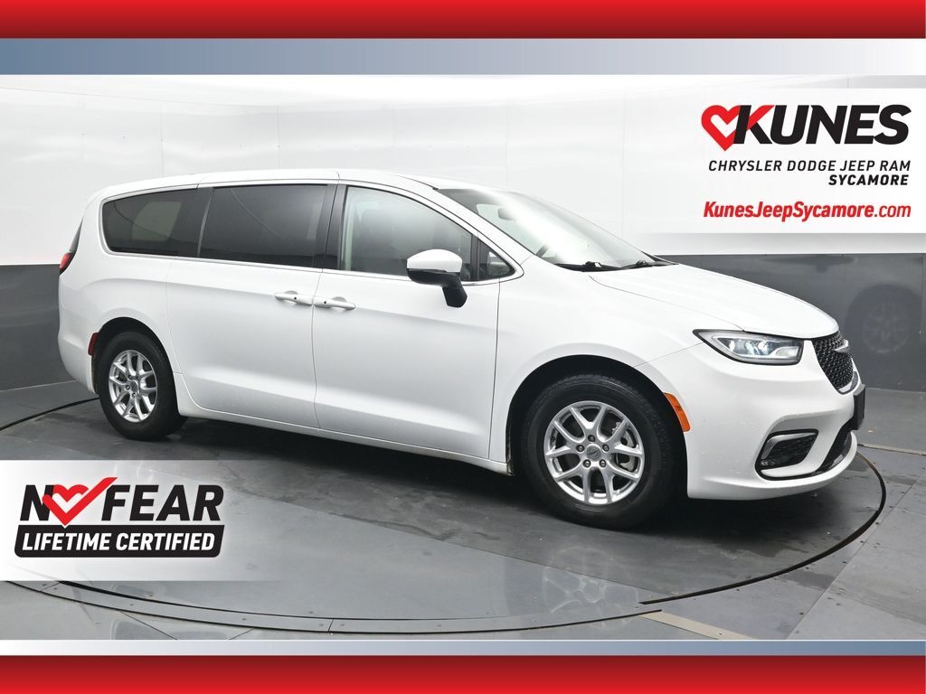 2023 CHRYSLER Pacifica