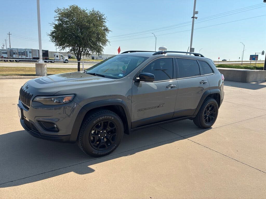 2022 JEEP Cherokee