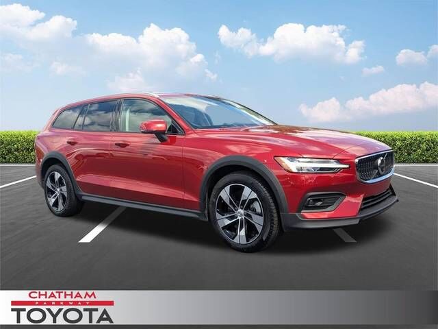 2023 VOLVO V60CC