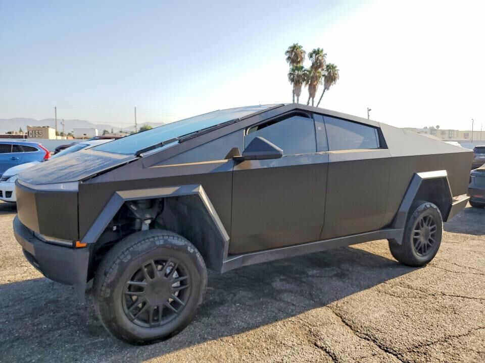 2024 TESLA Cybertruck