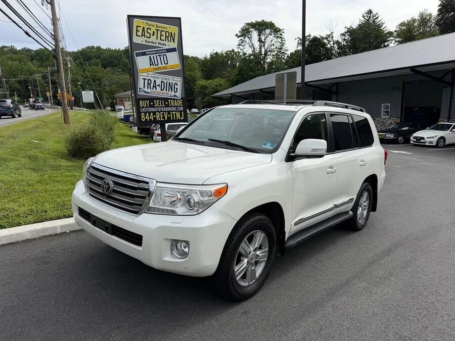 2014 TOYOTA Land Cruiser