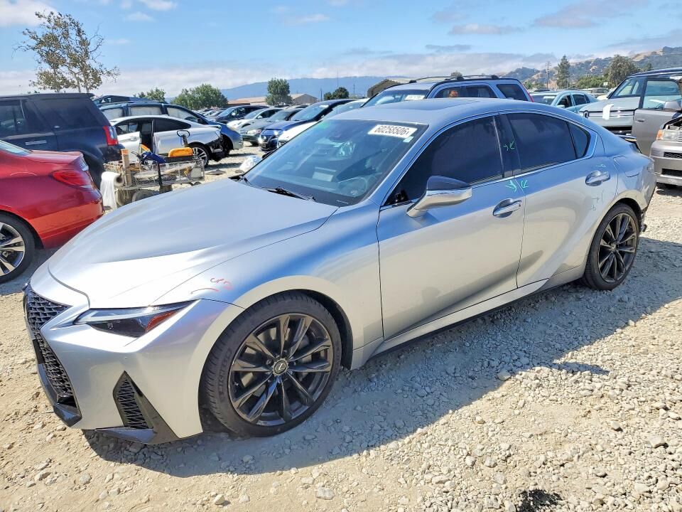 2021 LEXUS IS