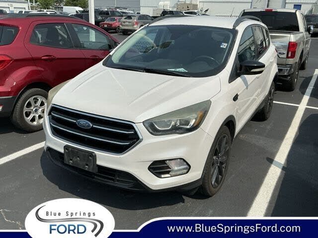 2017 FORD Escape