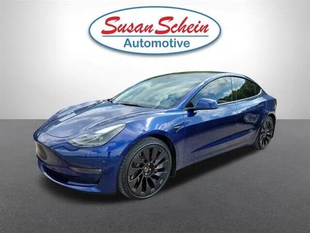 2022 TESLA Model 3