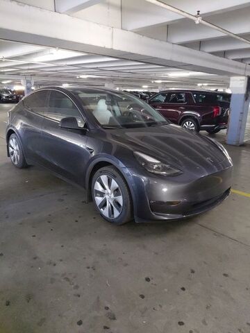 2024 TESLA Model Y