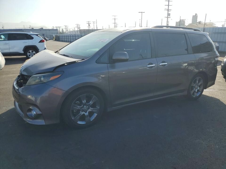 2015 TOYOTA Sienna