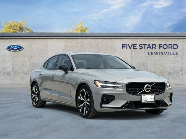 2024 VOLVO S60