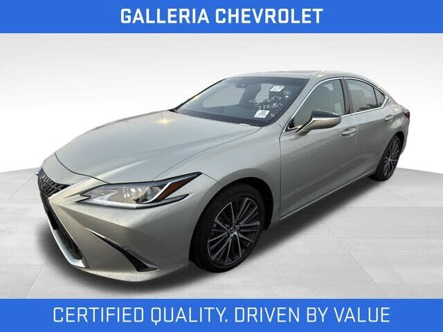 2025 LEXUS ES