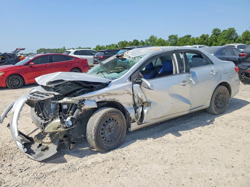 2013 TOYOTA Corolla