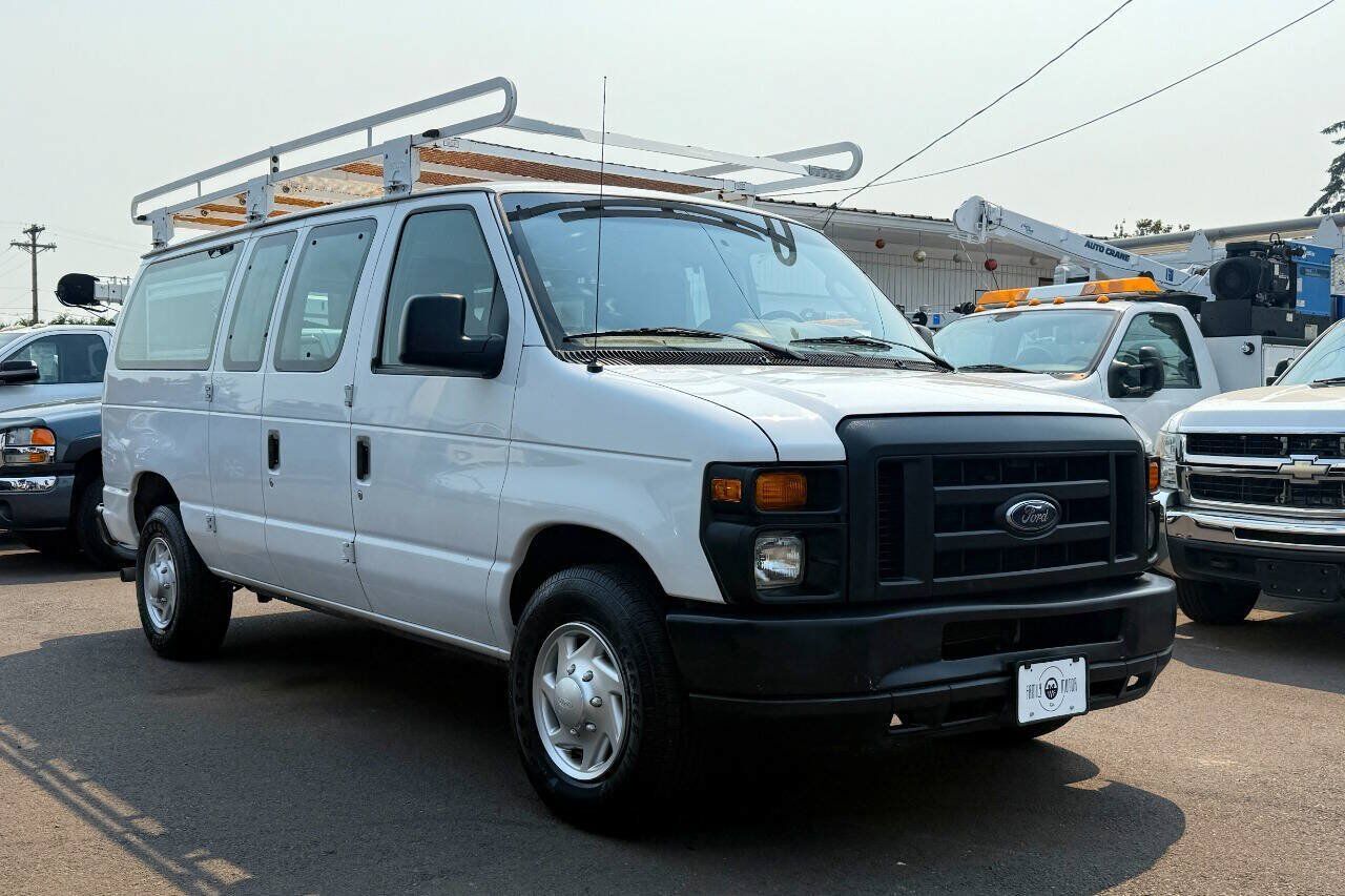 2011 FORD E-350
