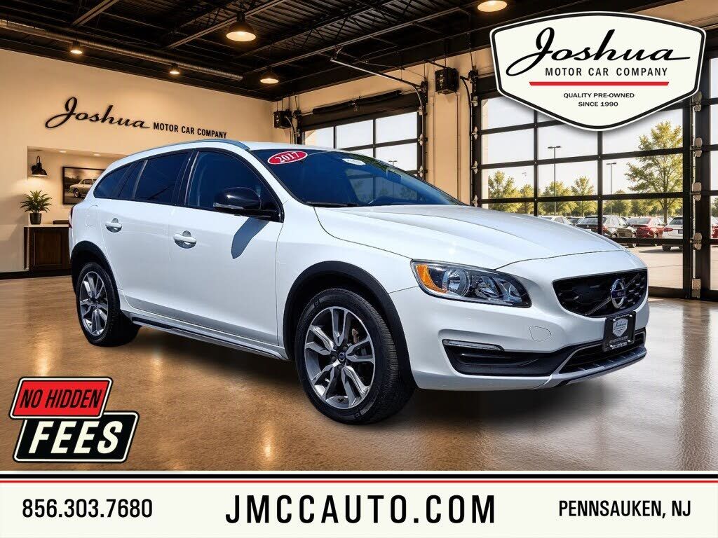 2017 VOLVO V60CC