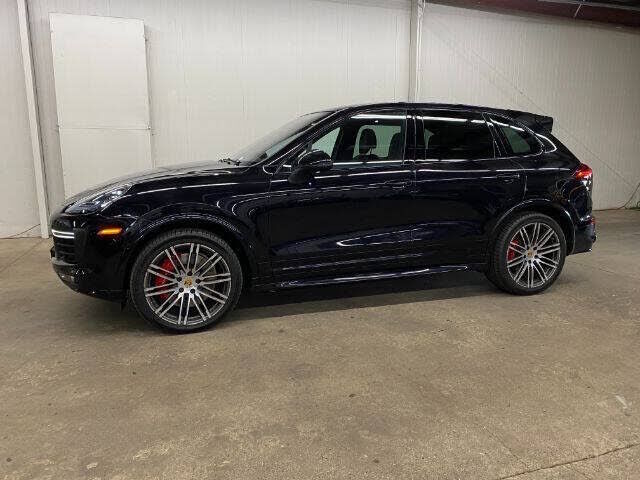 2017 PORSCHE Cayenne