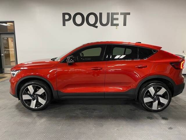 2023 VOLVO C40