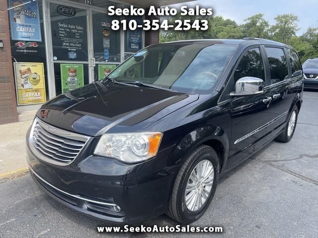 2015 CHRYSLER Town and Country