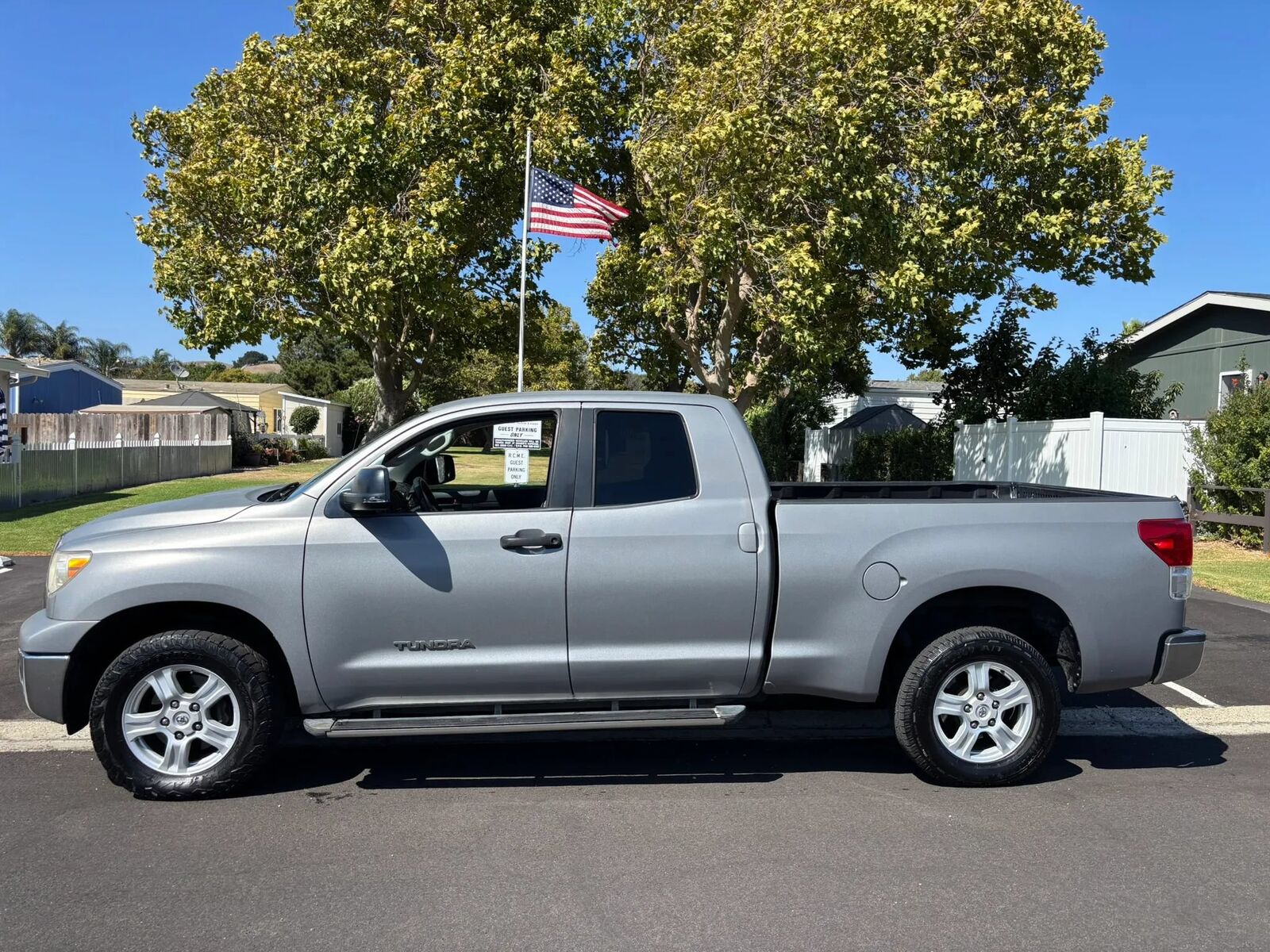 2011 TOYOTA Tundra