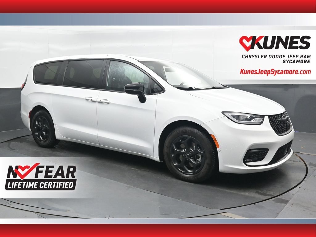 2024 CHRYSLER Pacifica
