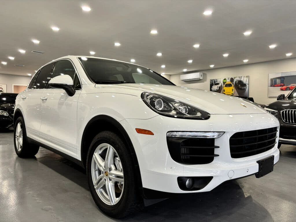 2017 PORSCHE Cayenne