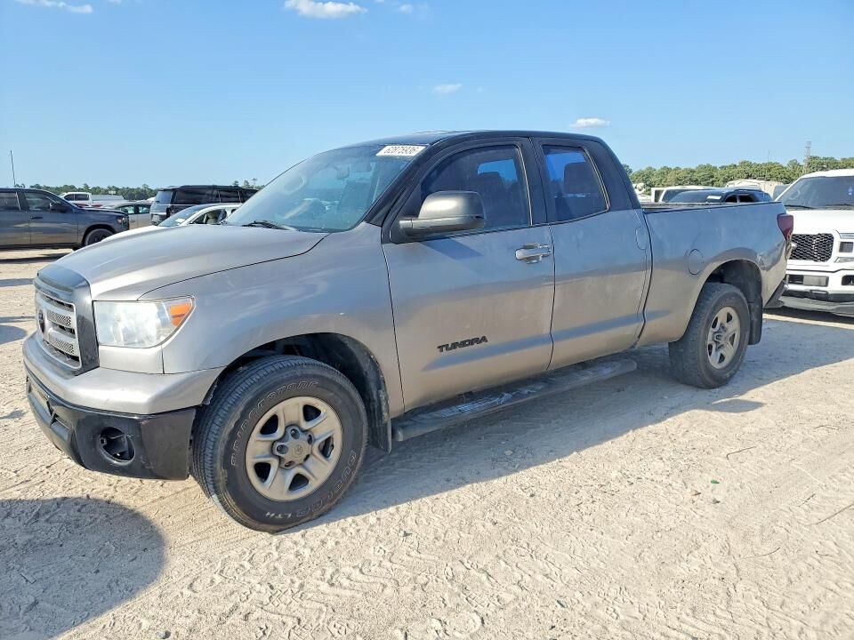 2011 TOYOTA Tundra