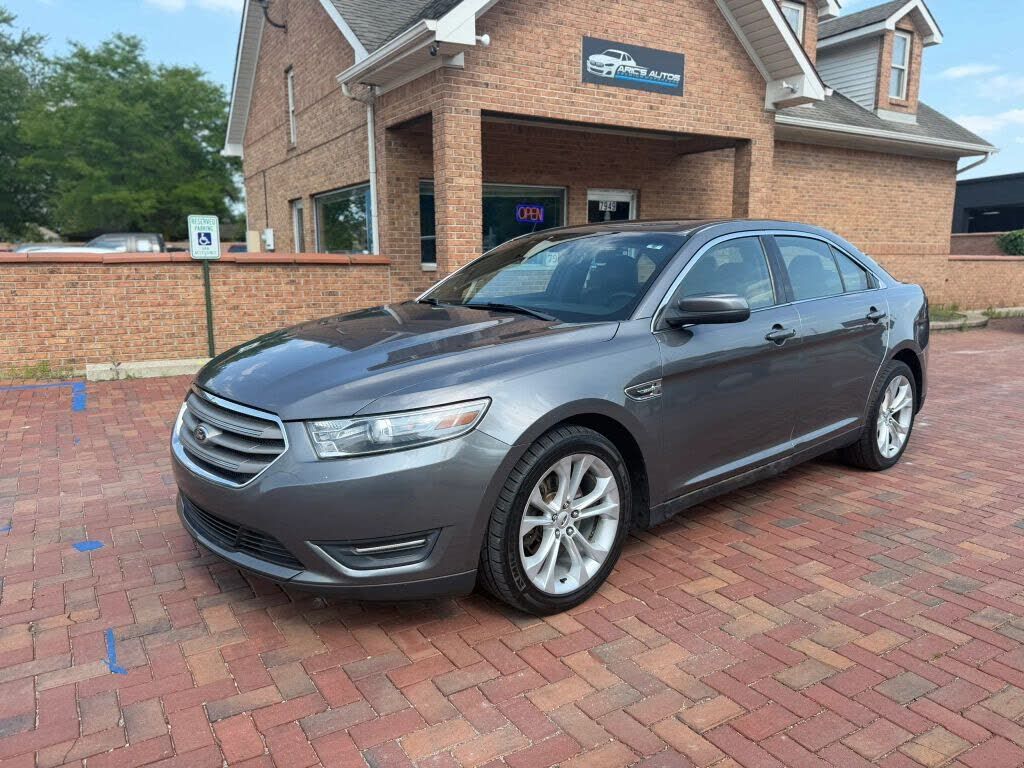 2013 FORD Taurus