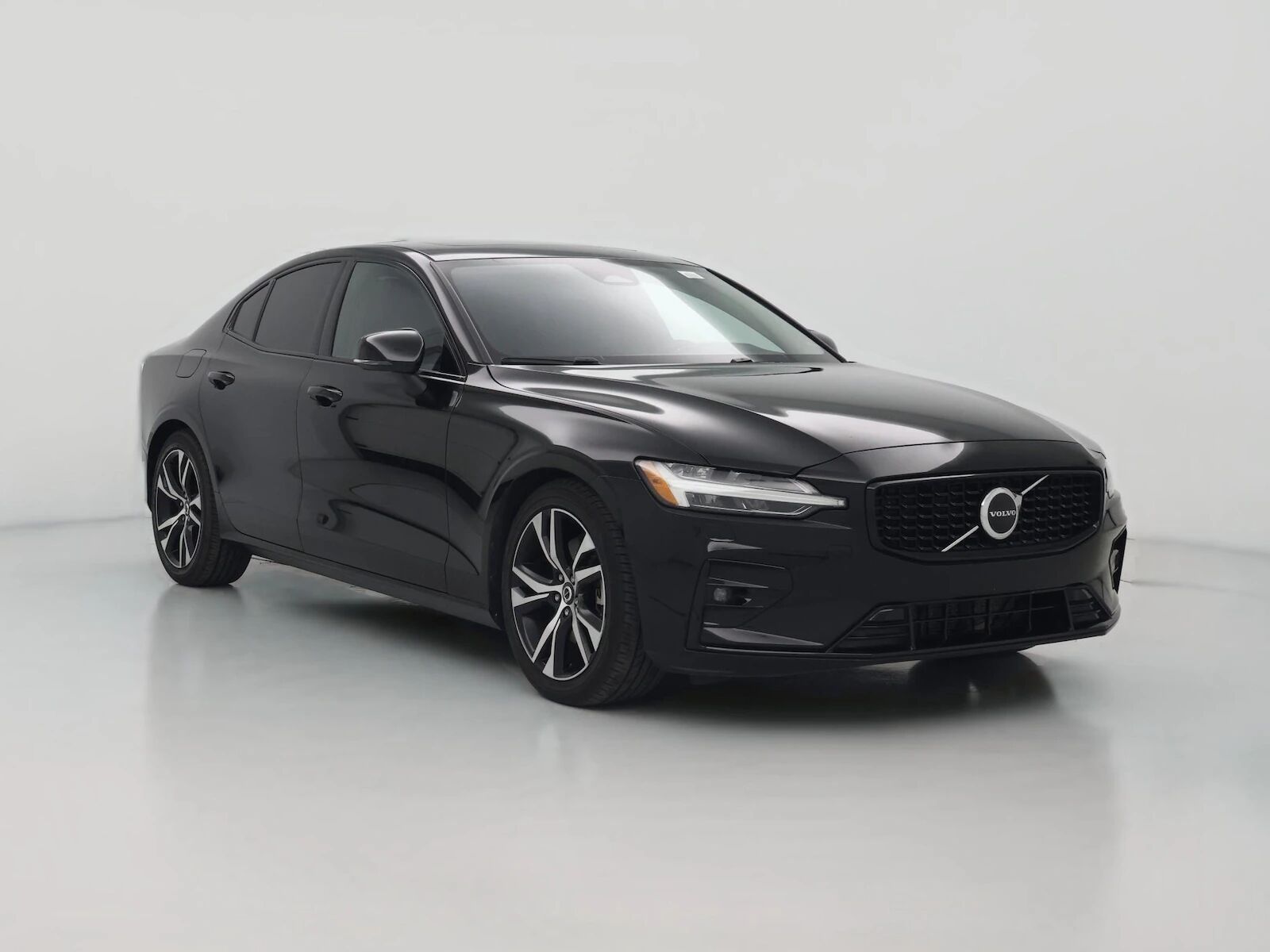 2023 VOLVO S60