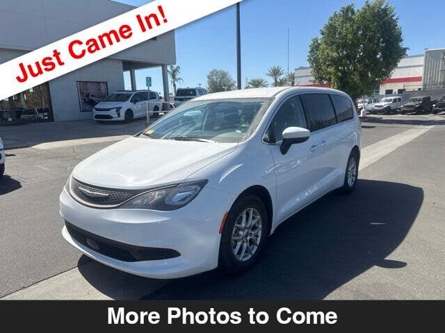2023 CHRYSLER Voyager