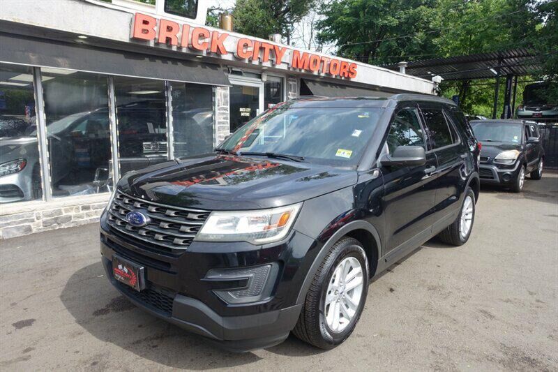 2017 FORD Explorer