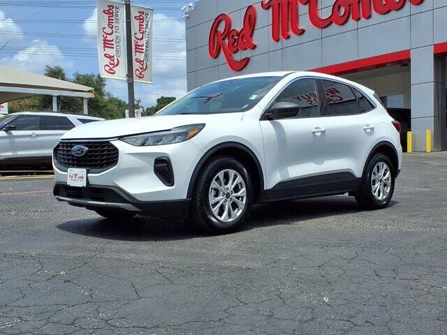 2024 FORD Escape