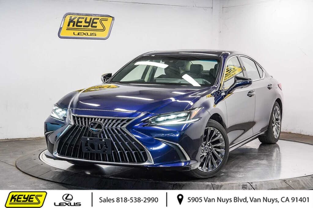 2025 LEXUS ES