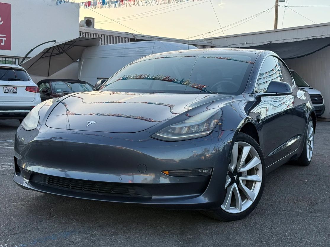 2018 TESLA Model 3