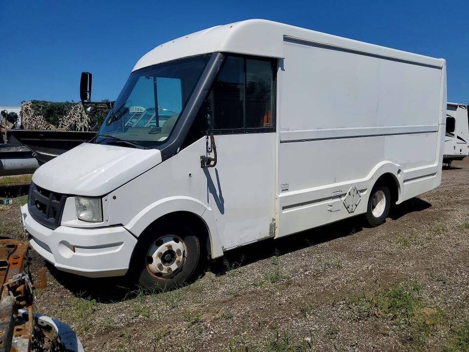 2013 ISUZU NPR/NPR-HD