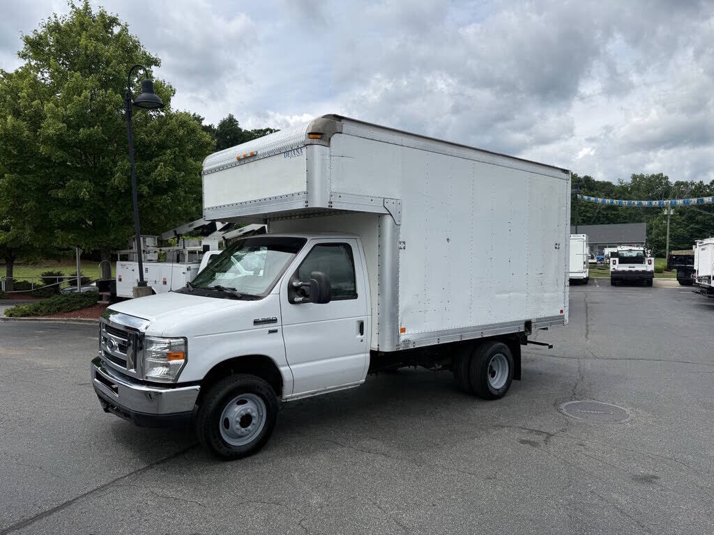2013 FORD E-350