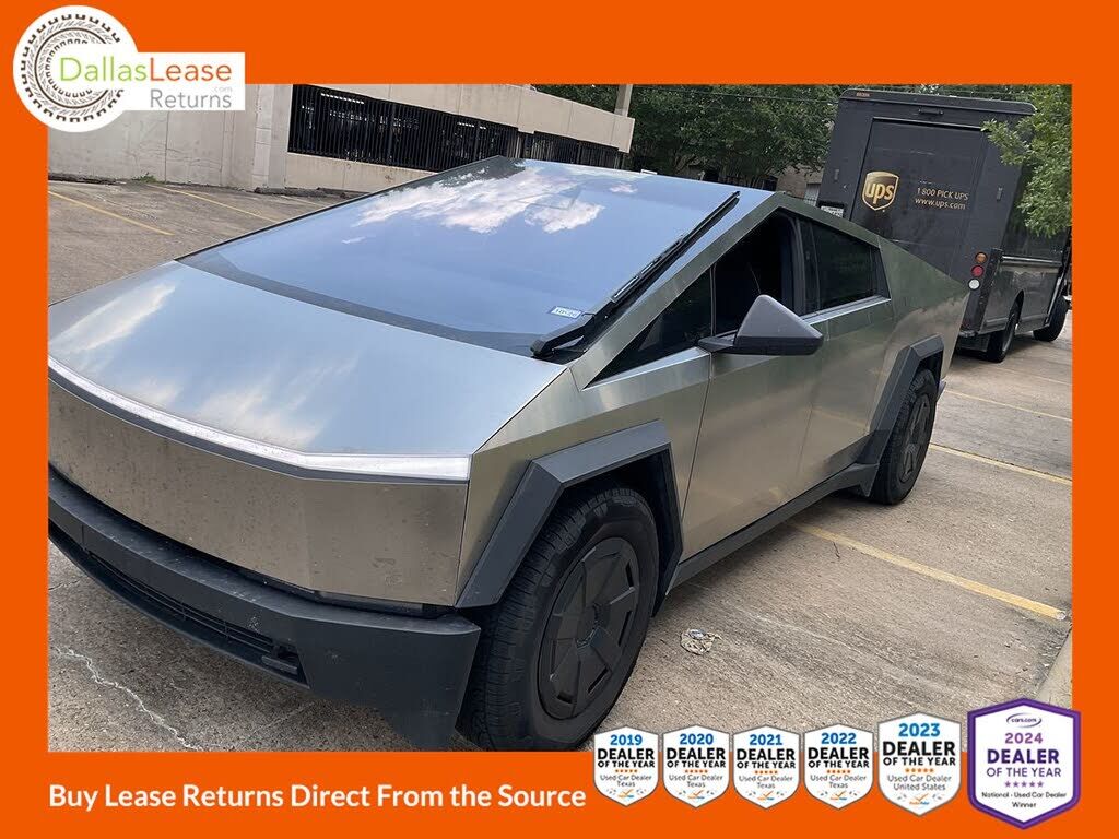2025 TESLA Cybertruck
