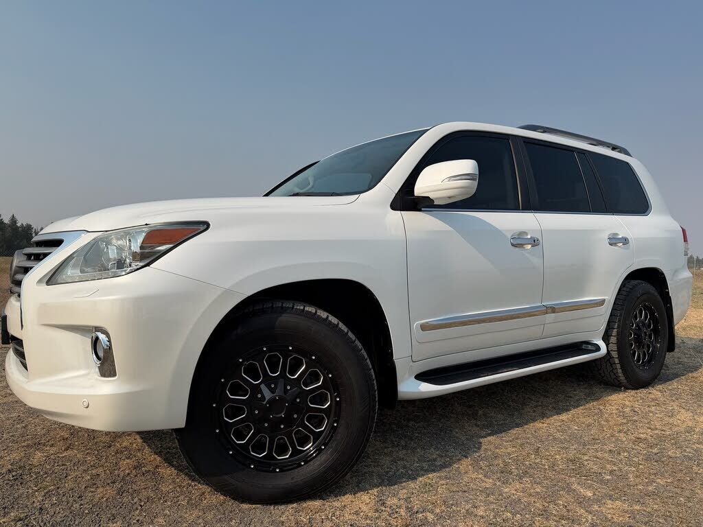 2013 LEXUS LX