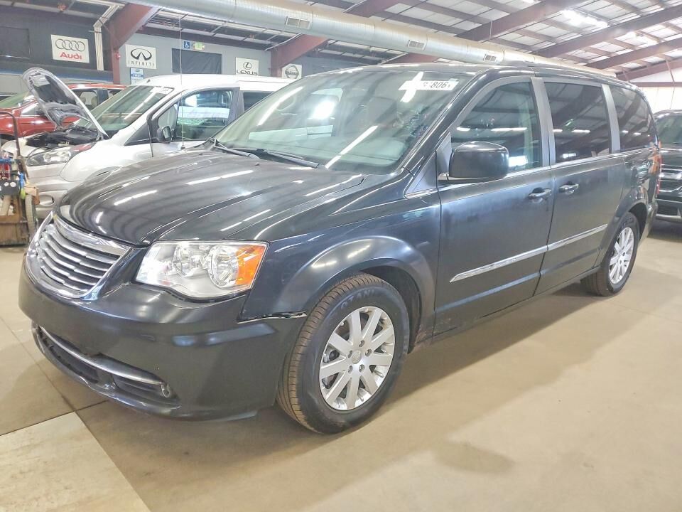 2016 CHRYSLER Town and Country