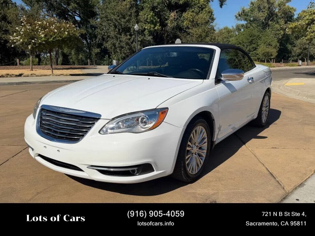 2013 CHRYSLER 200