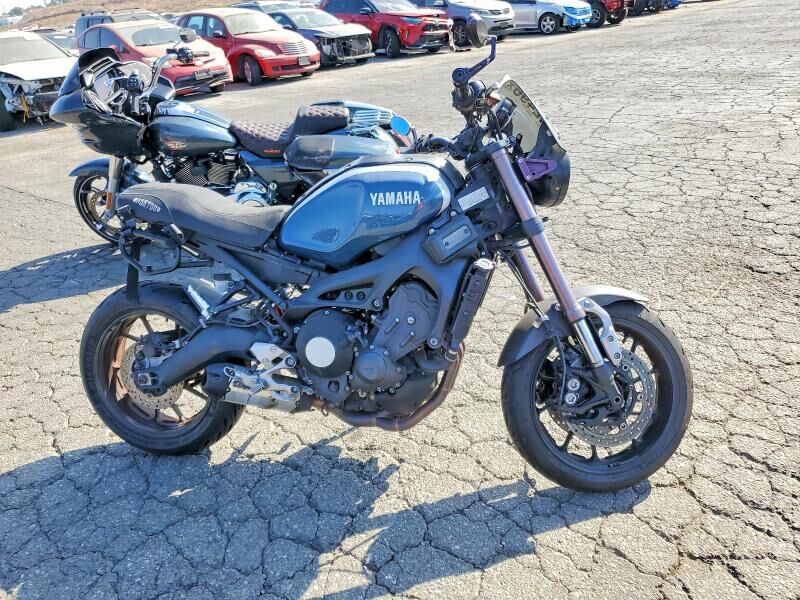 2017 YAMAHA XSR900C
