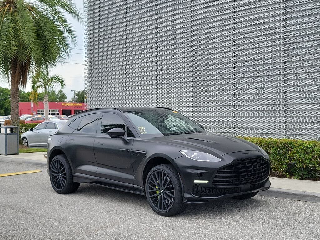 2024 ASTON MARTIN DBX