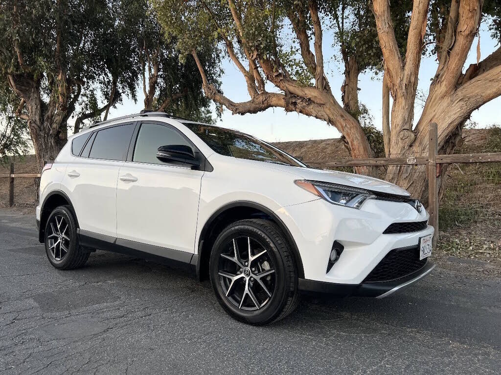 2016 TOYOTA RAV4