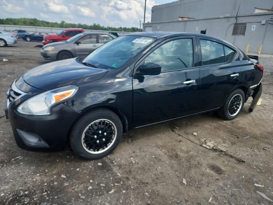 2017 NISSAN Versa