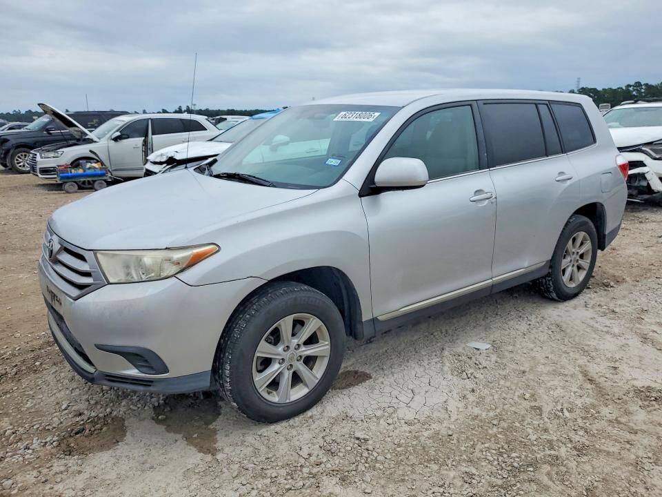 2011 TOYOTA Highlander