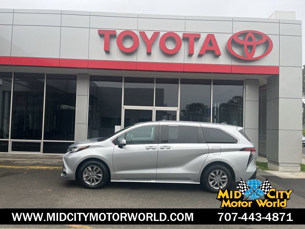 2022 TOYOTA Sienna