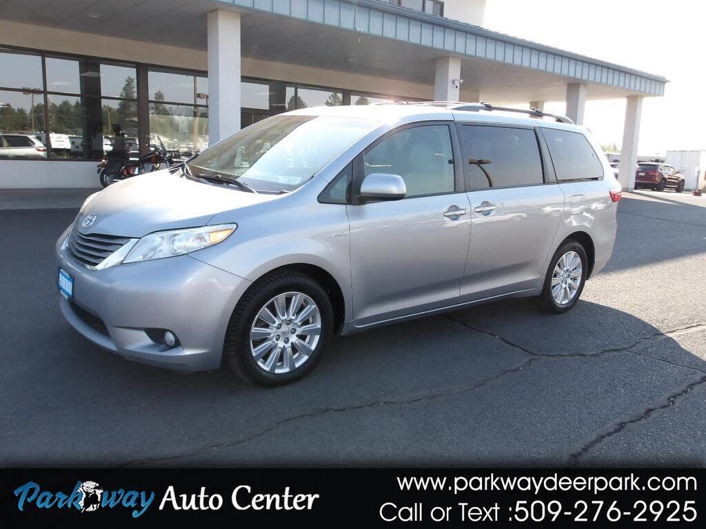 2017 TOYOTA Sienna