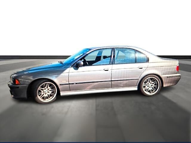 2002 BMW M5